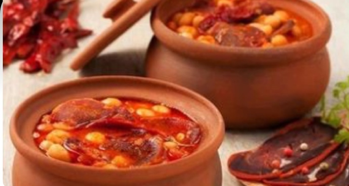 Hangisinin lezzetine doyum olmaz?Etli kuru fasulye mi Pastırmalı kuru fasulye mi?