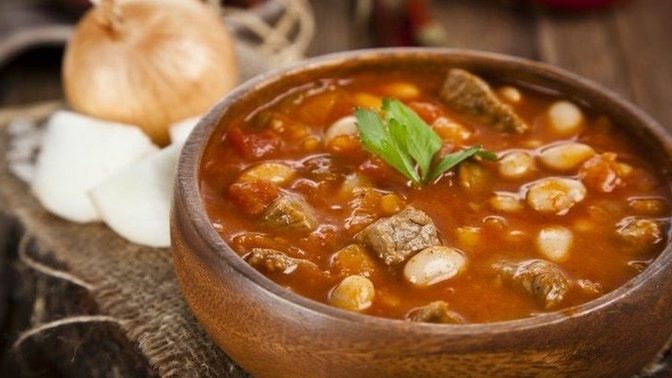 Hangisinin lezzetine doyum olmaz? Etli kuru fasulye mi, pastırmalı kuru fasulye mi?