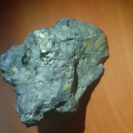 Göktaşı olduğunu tahmin ediyoruz İlgili olanlar dönüş yapabilirler mi?
