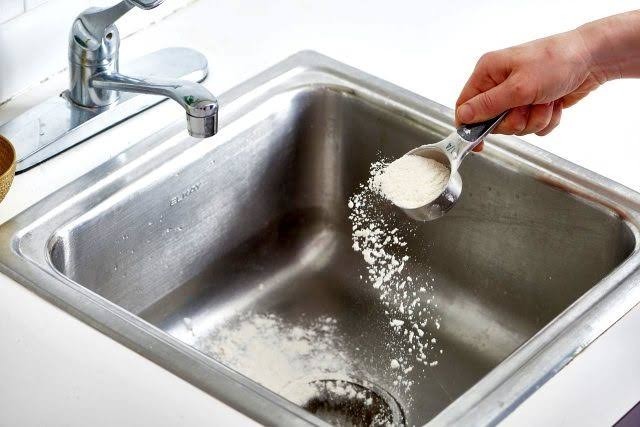 Mutfak lavabosu tıkandı ve su taşmak üzere, ne yapmalıyım?