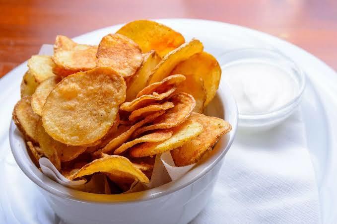 Evde incecik ve çıtır çıtır patates cipsi nasıl yapılır?
