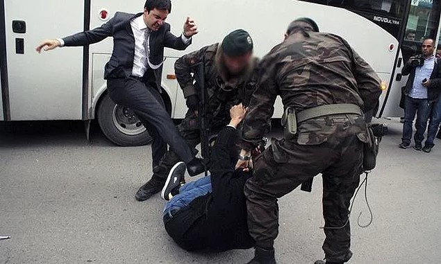 Emine Erdoğan "Sanayi geliştikçe maneviyatta ilerleme katedemiyoruz." dedi. Teknolojinin gelişmesi maneviyata engel mi?