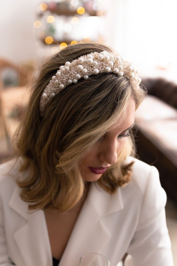 Günlük saçta ışıltılı headband kullanmak abartıya mı kaçar?