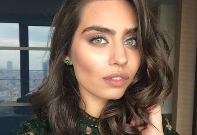 Amine Gülşe imaj değiştirdi! Hayranları beğenmedi. Sence nasıl olmuş?