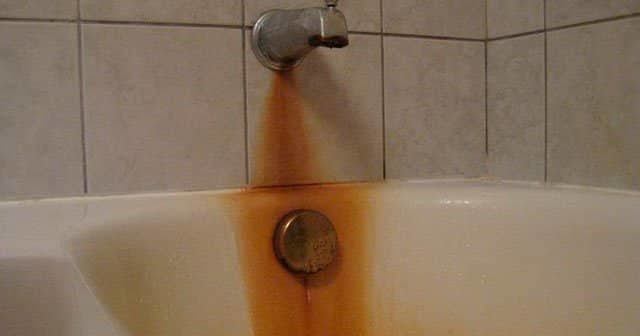 Oksitlenmiş banyo kenarları nasıl temizlenir?