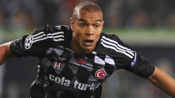 Sizce ülkemize büyük umutlarla transfer edilen ancak ülkemizde beklentiyi veremeyen en büyük hayal kırıklığı yaratan futbolcu kim?