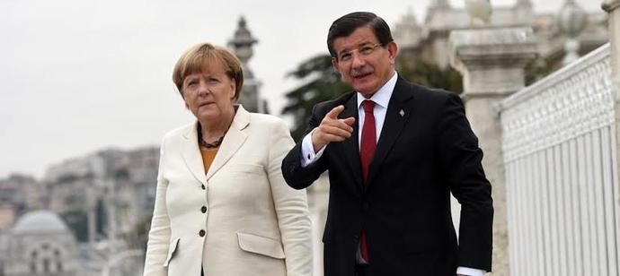 Atatürk mü daha karizmatik Ahmet Davutoğlu mu?