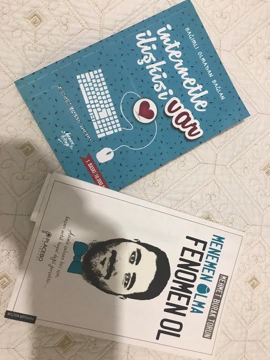 BiBilenimiz Mehmet Burak Torun imzalı kitaplarım geldi, tebrikleri alırım! Başucu kitabınızı neye göre seçersiniz?