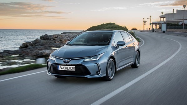 Sıfır araba alacağım, Kia Cerato mu yoksa Toyota Corolla mı?