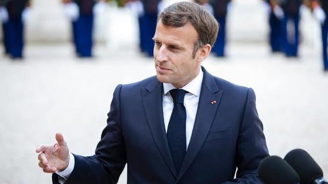 Macron'a tokat, 4 ay hapis demekmiş! Ülkenin Cumhurbaşkanına tokat atmanın bedeli sizce ne olmalı?