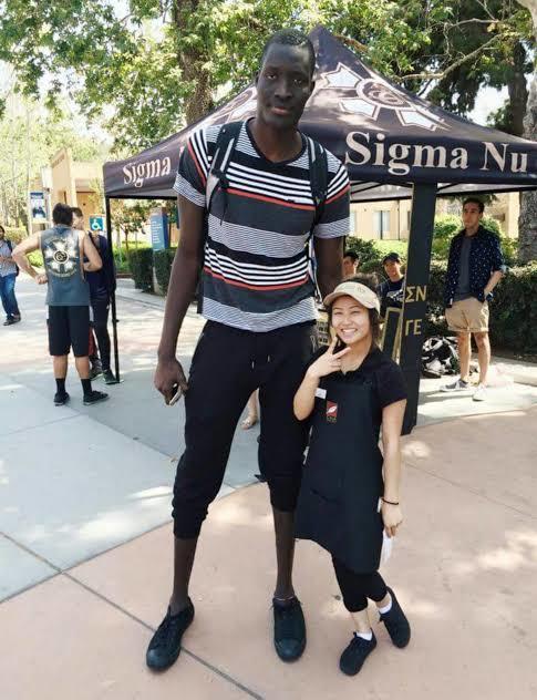 Sevgilim 192 cm ben 162 cm, çok mu küçük dururum yanında?