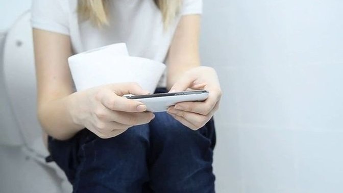 Tuvalete telefonla girilir mi? Siz giriyor musunuz?