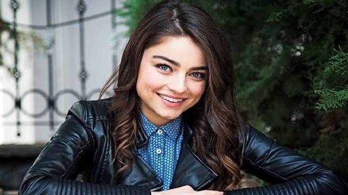 Esra Bilgiç mi Hande Erçel mi Ayça Ayşin Turan mı daha güzel?
