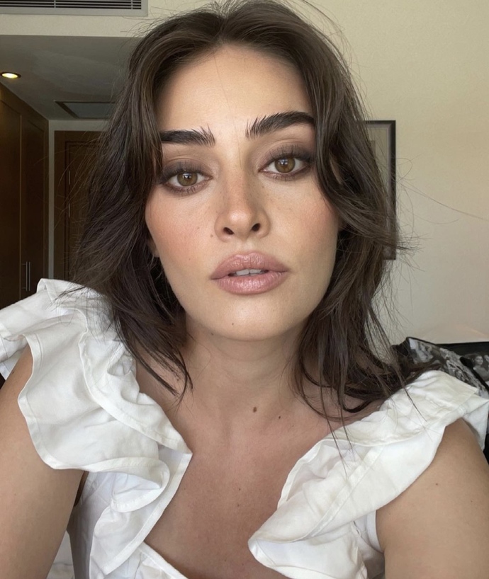 Esra Bilgiç mi Hande Erçel mi Ayça Ayşin Turan mı daha güzel?