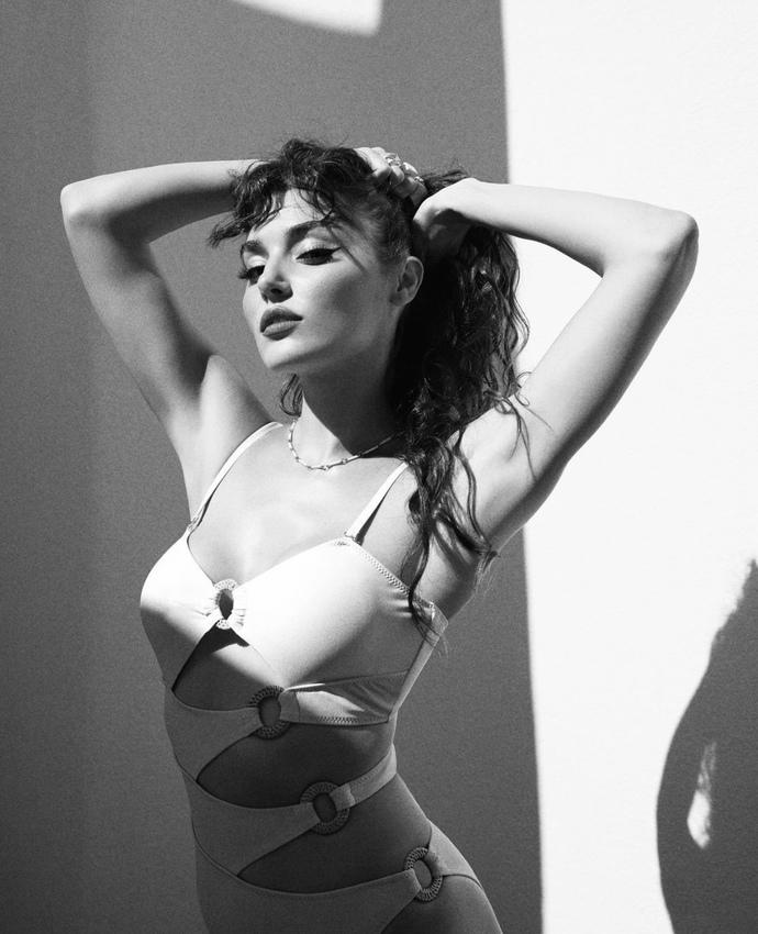 Esra Bilgiç mi Hande Erçel mi Ayça Ayşin Turan mı daha güzel?