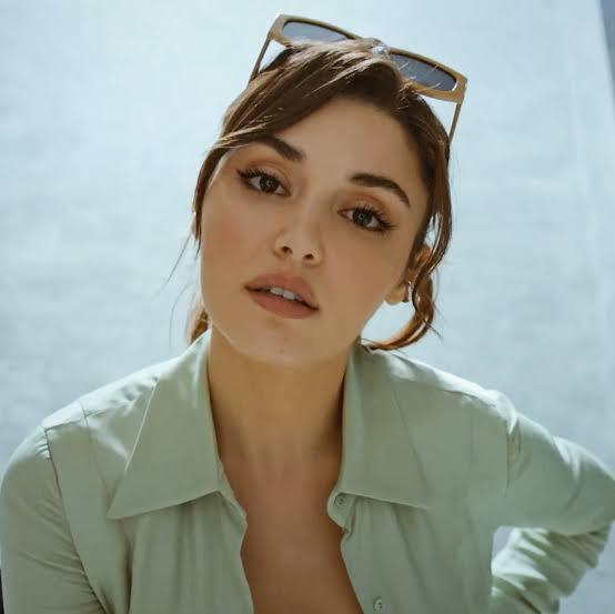 Barbara Palvin mi Hande Erçel mi daha güzel?