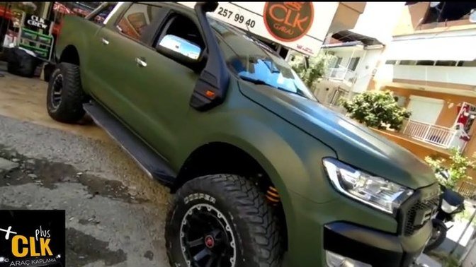 Siyah mı haki mi?