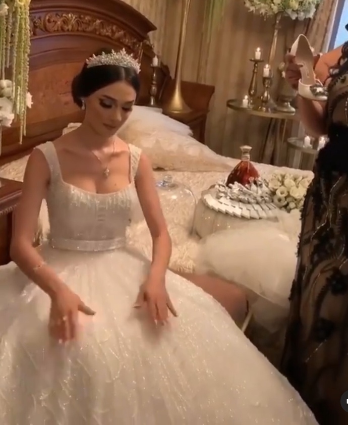 Sizce bu gelinlik ve ayakkabı güzel mi?