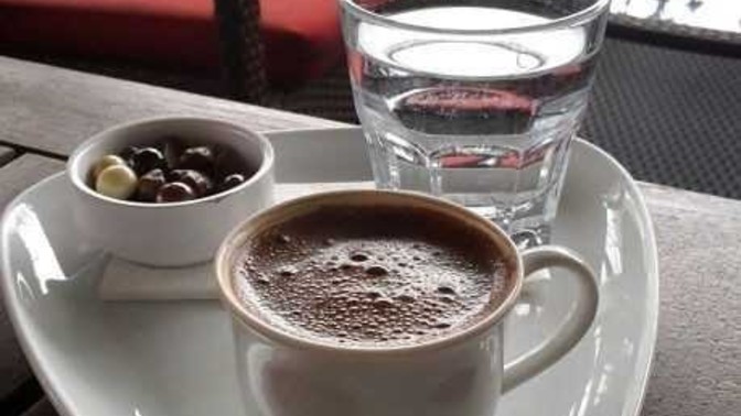 Türk kahvesi ile birlikte hangi yiyecekler tüketilebilir?