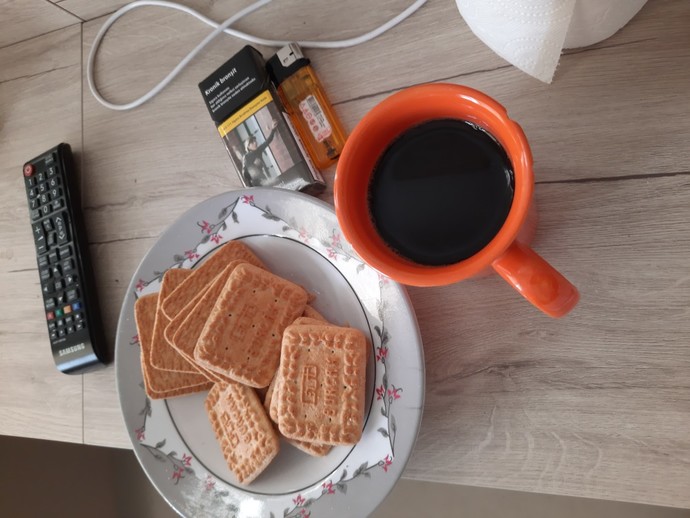 Bisküvi ile çay mı yoksa kahve mi içersiniz?