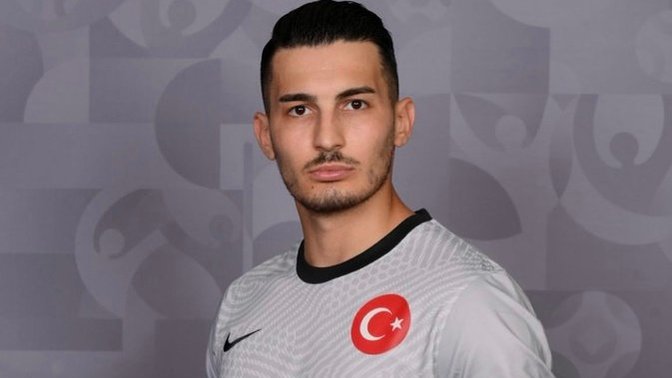 Bir insan neden bukadar yakisikli olmak zorunda?