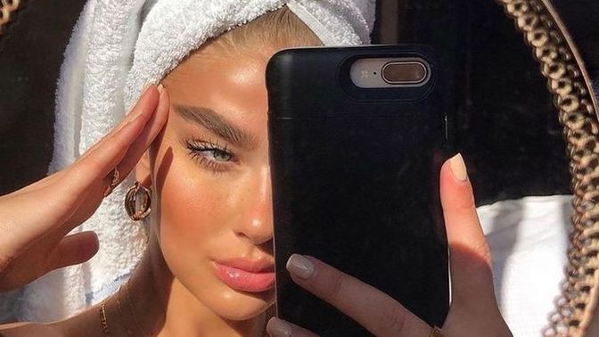 Influencerlar neden bize o kadar bakım ürünü tanıtıp soluğu kuaförlerde alıyorlar?