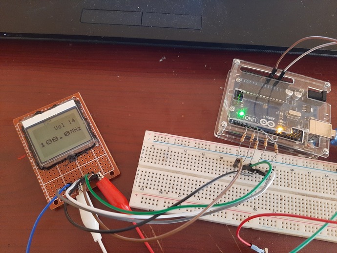 Bu zamanda gençlerin tuşlu telefon kullanması absürt mü?