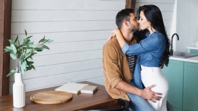 Çok Sevdiğin Biriyle Mi Seni Çok Seven Biriyle Mi Sevgili Olmak İstersin?