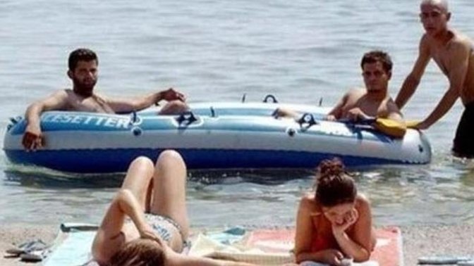Türkiyede niye insanımız niye sizce seks hastası bence sadece sorun erkeklerde değil kadınlarımızda böyle katılıyor musunuz?