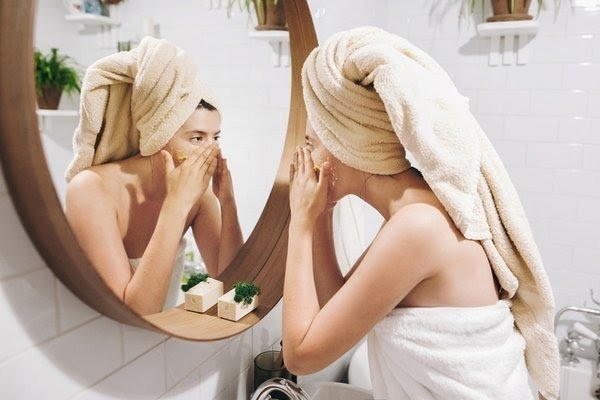 Erkek arkadaşım beni sivilcelerimden dolayı öpmek istemiyor, sivilce nasıl geçer?