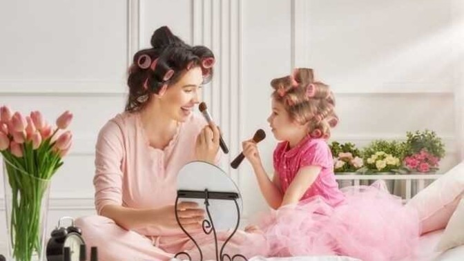 15, 16 yaşlarındaki kızları ebeveynler makyajdan nasıl uzak tutabilir?