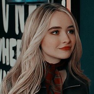 Sizce sabrina mı daha güzel olivia mı?