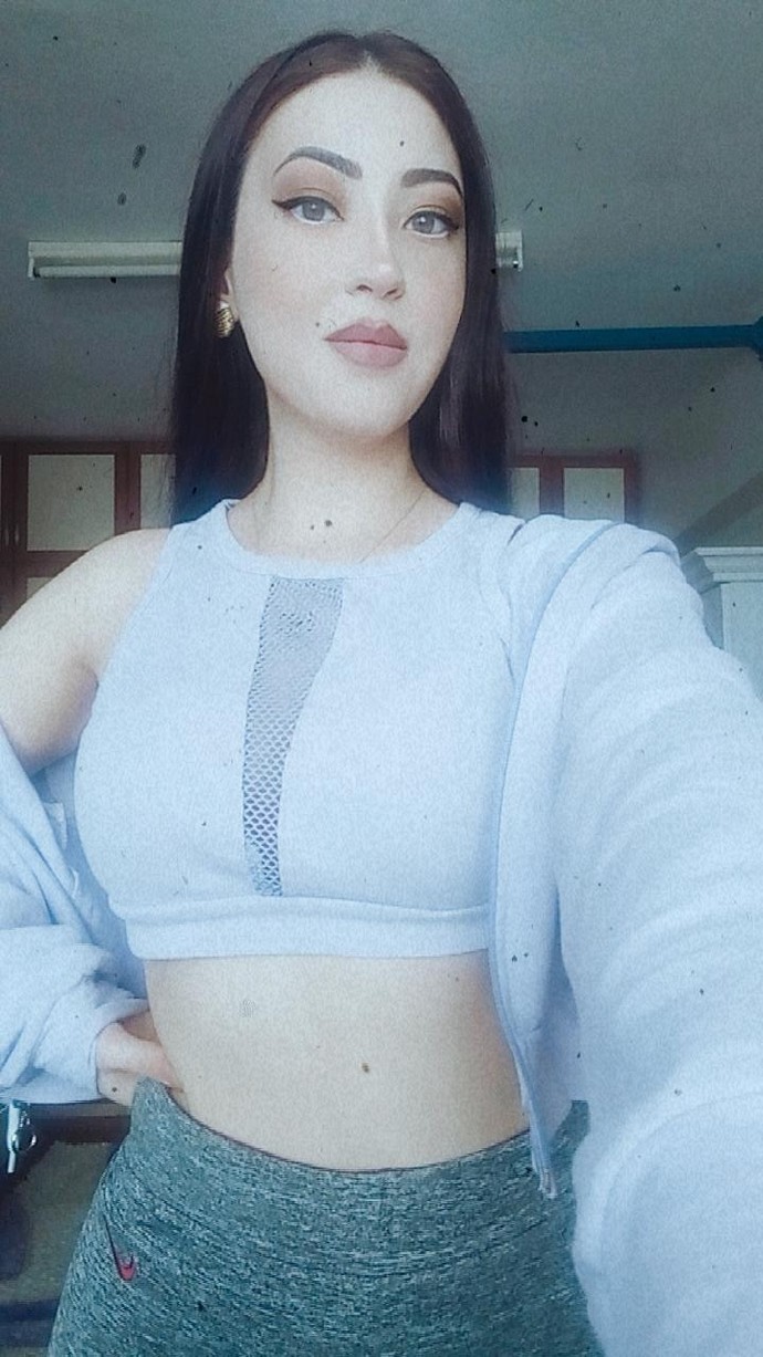 Güzel kadınlar ince belli mi olur?