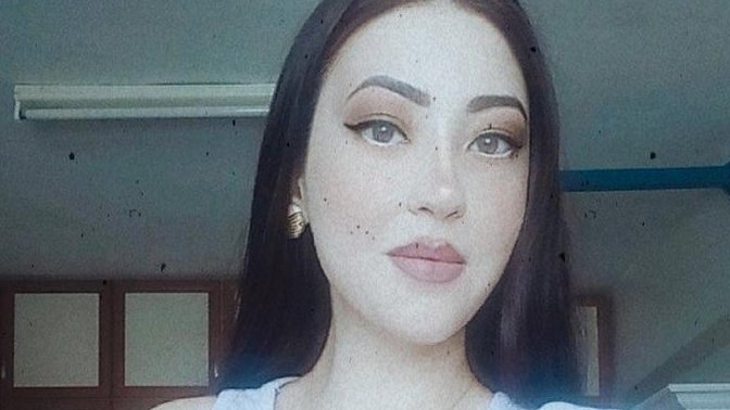 Güzel kadınlar ince belli mi olur? 