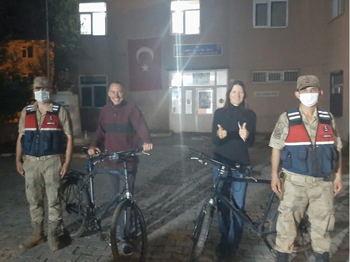 Türkiye turuna çıkan İsveçlilerin bisikletleri çalındı! Tekrar gezmeye gelirler mi?