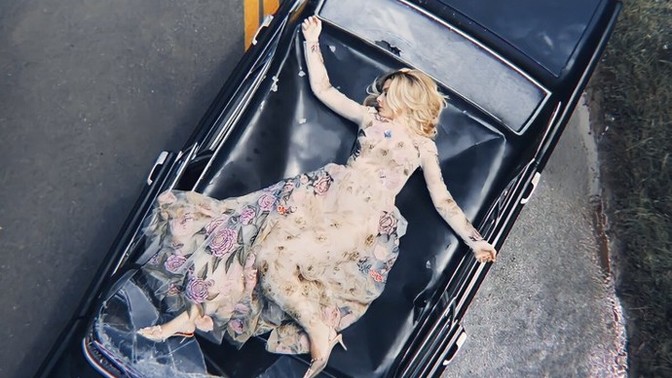 Hadise'nin yeni şarkısını dinlediniz mi?