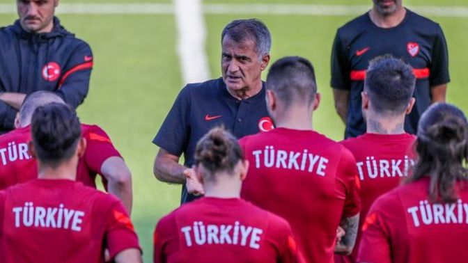 Türkiye İsviçre maçının ilk 11'leri belli oldu. Sizce bu kadro ile maçı kazanır mıyız?
