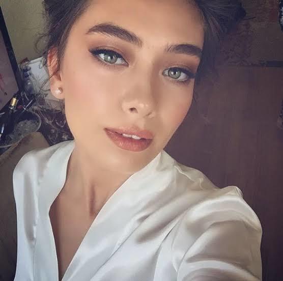 Beren Saat mi Neslihan Atagül mü daha güzel?