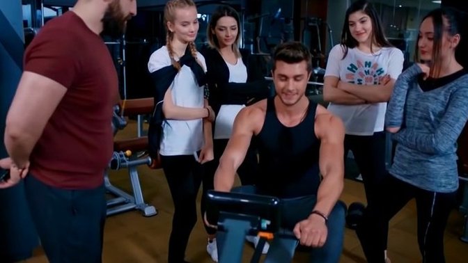 Sadece yaza doğru birkaç ay spor salonuna giden sevgili hakkında ne düşünürsünüz?