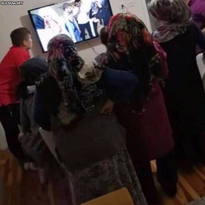 Dün arkadaşın düğünü vardı. Sahte çeyrek altın taktım, anlar mı benim taktığımı?