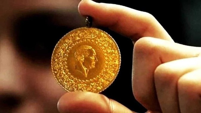 Dün arkadaşın düğünü vardı. Sahte çeyrek altın taktım, anlar mı benim taktığımı?