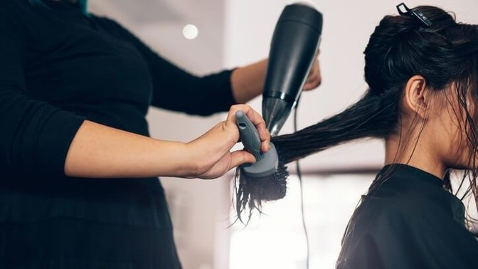 Saçlarınıza keratin bakım yaptırdınız mı?