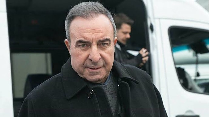 Sokakta öpüşen çifti polise şikayet ettiğim için kıskanç damgası yedim mi?