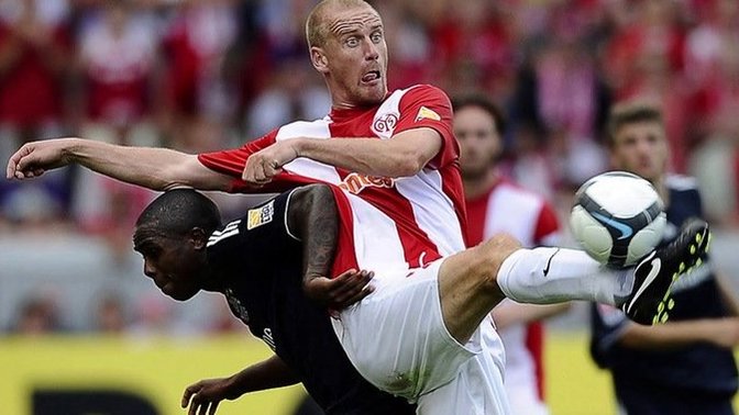 FIFA başkanı ofsayt kuralını değiştireceklerini söyledi. Sizce futboldaki ofsayt kuralı değişmeli mi?