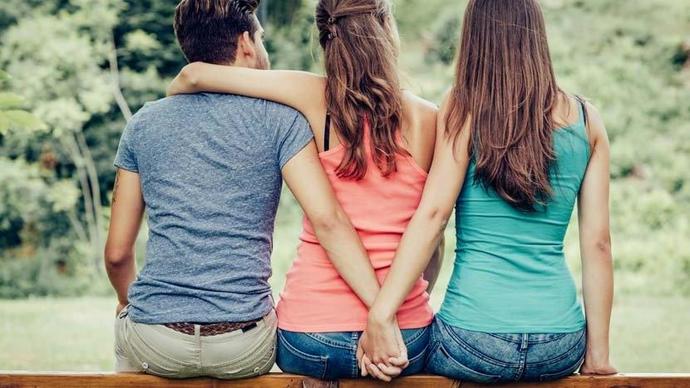 Bu aralar neden herkes ya sevgilisini ya da eşini aldatıyor?