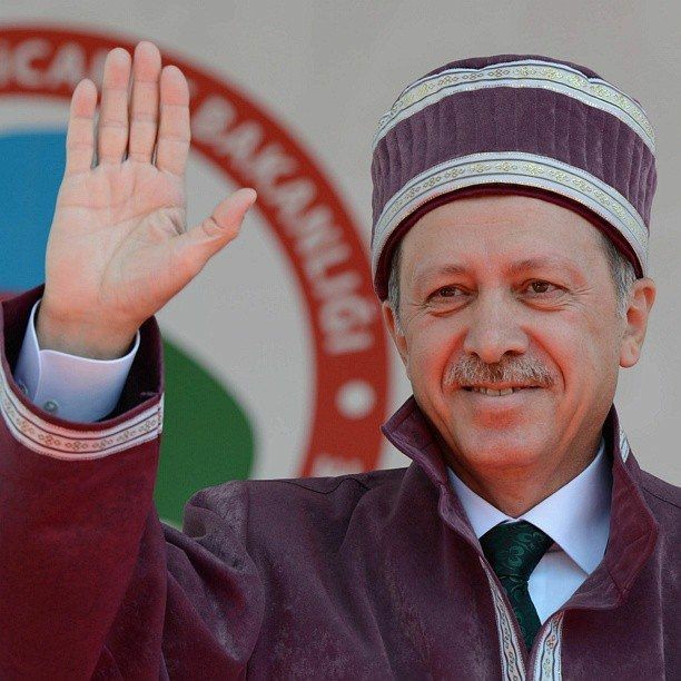 En yakışıklı cumhurbaşkanı/siyasetçi kim sizce?