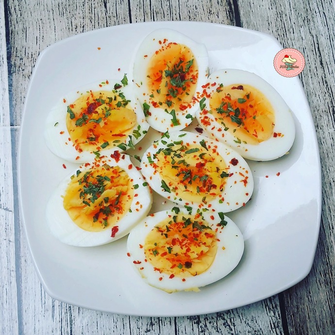 Haşlanmış yumurtayı tadından ve kokusundan midem bulanmadan nasıl yiyebilirim?