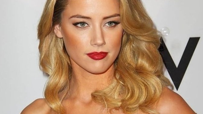 Amber Heard güzel değil diyen kızlar çok kıskanç değil mi 😂 ?