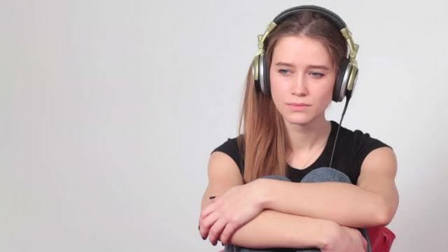 Genelde hangi ruh halindeyken müzik dinlersiniz?