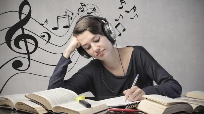 Genelde hangi ruh halindeyken müzik dinlersiniz?